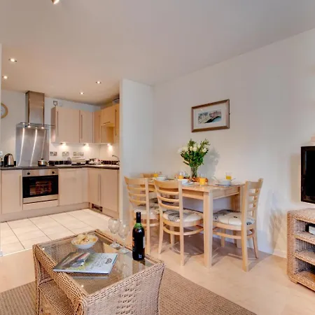 2 Bed In Oc-w740 Уитби