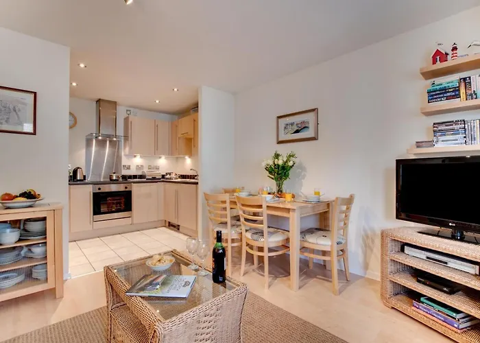 2 Bed In Oc-w740 Уитби