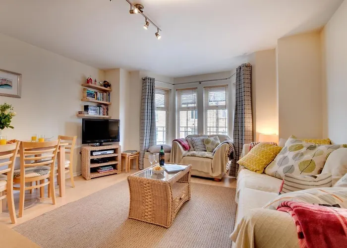 2 Bed In Oc-w740 * Уитби